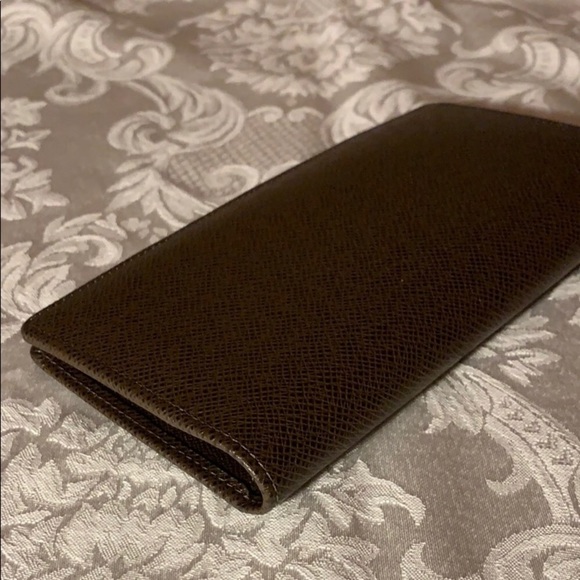 Louis Vuitton Brazza Brown Taiga Leather - Picture 3 of 8